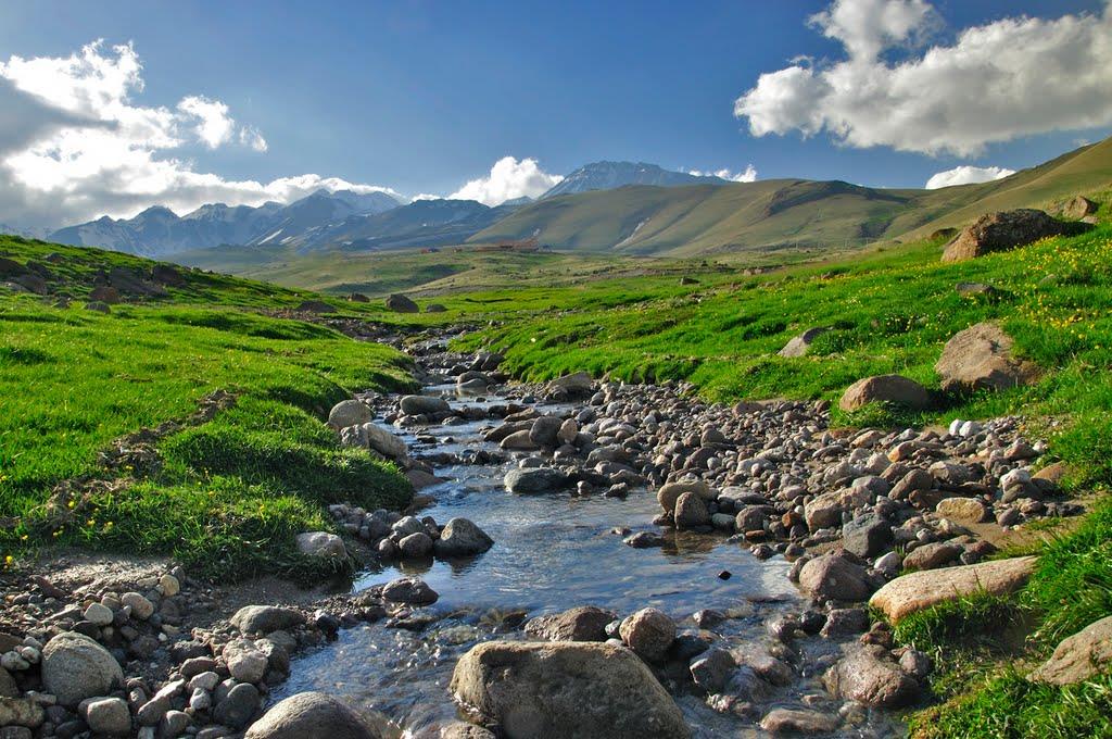 چشمه آب گرم لاریجان