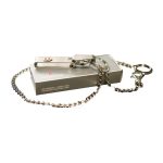گیره کمربند فلزی زنجیری بلند چفت‌ دار ویکتورینوکس Victorinox klip 4.1860