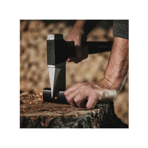 چاقو و تبر تیز کن طبیعتگردی فیسکارس – Fiskars axe and knife sharpener